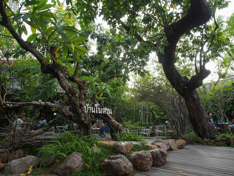 ร้านอาหารในสวน บรรยากาศดีในกรุงเทพ นั่งชิลได้ทั้งกลุ่มเพื่อนและครอบครัว