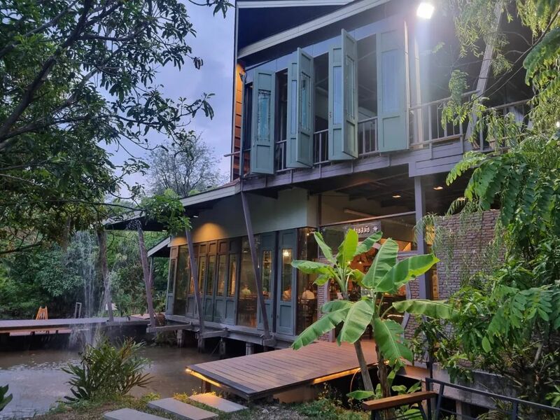 ร้านอาหารในสวน บรรยากาศดีในกรุงเทพ นั่งชิลได้ทั้งกลุ่มเพื่อนและครอบครัว