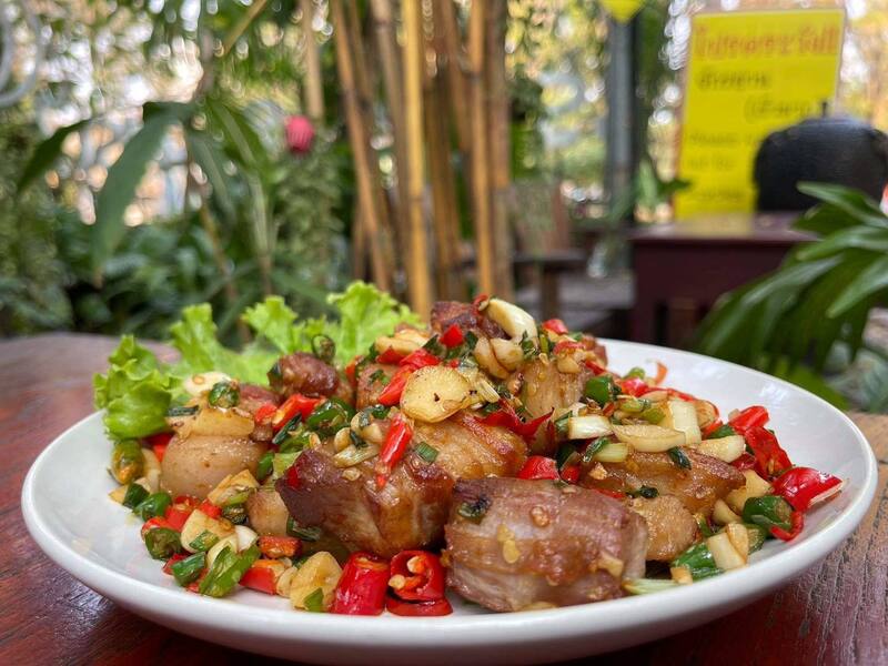 ร้านอาหารในสวน บรรยากาศดีในกรุงเทพ นั่งชิลได้ทั้งกลุ่มเพื่อนและครอบครัว