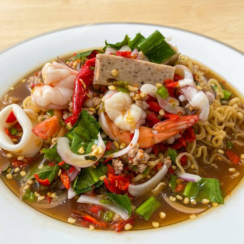 ร้านยำต่อคิว! :: รวมร้านยำแซ่บๆ เด็ดๆ ที่ต้องมีความอดทน ต้องต่อคิว #รับประกันความแซ่บ!!