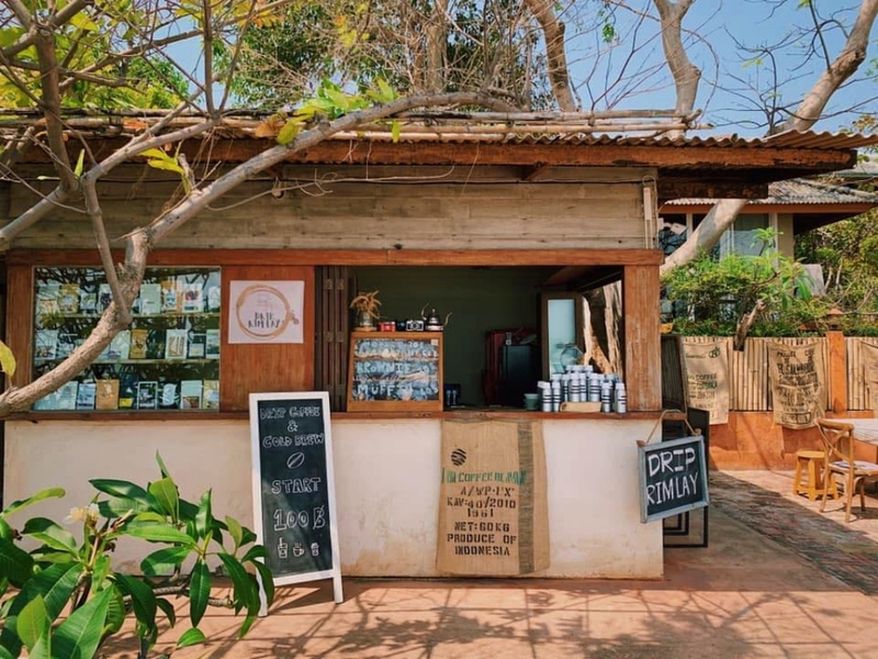 1d+ day artist, air space, air space hua hin, bamp beach & cafe, bamp cafe, bella costa, bonnie on the beach, coco & coff, drip rim lay, drip rim lay huahin, eureka beach cafe, eureka nitro coffee, iko camp & cafe, matapita, matapita cafe, memory house cafe, memory house cafe huahin, molley coffee stand, oneddayartist, pineapple surf club, rimpha chomview, s&039;more cafe, skoop beach café, sugar bloom, the moment cafe and craft, tumlay cafe & bar, tumlay cafe & bar huahin, turtle bay, turtle bay hua hin, คาเฟ่หัวหิน, คาเฟ่หัวหิน 2023, คาเฟ่หัวหิน 2024, คาเฟ่หัวหิน 2566, คาเฟ่หัวหิน 2567, คาเฟ่ใกล้ฉัน, ชูก้าบลูม คาเฟ่, บ้านใกล้วัง, บ้านใกล้วัง หัวหิน, ประจวบคีรีขันธ์ คาเฟ่, ยูเรก้าบีชคาเฟ่, ร้านอาหารไทย หัวหิน, ริมผาชมวิว, วังไกลกังวล, หัวหิน, หัวหิน 2024, อีโก้ แคมป์ แอนด์ คาเฟ่, เซิร์ฟคลับ หัวหิน, เดอะโมเม้นคาเฟ่, เมมโมรี่เฮ้าส์, โรงแรม veranda, top 20+ คาเฟ่หัวหิน [กรกฎาคม 2024] นั่งจิบกาแฟเย็น ๆ รับลมริมทะเลฟิน ๆ พร้อมมุมถ่ายรูปสุดจึ้ง!