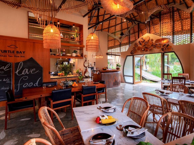 1d+ day artist, air space, air space hua hin, bamp beach & cafe, bamp cafe, bella costa, bonnie on the beach, coco & coff, drip rim lay, drip rim lay huahin, eureka beach cafe, eureka nitro coffee, iko camp & cafe, matapita, matapita cafe, memory house cafe, memory house cafe huahin, molley coffee stand, oneddayartist, pineapple surf club, rimpha chomview, s&039;more cafe, skoop beach café, sugar bloom, the moment cafe and craft, tumlay cafe & bar, tumlay cafe & bar huahin, turtle bay, turtle bay hua hin, คาเฟ่หัวหิน, คาเฟ่หัวหิน 2023, คาเฟ่หัวหิน 2024, คาเฟ่หัวหิน 2566, คาเฟ่หัวหิน 2567, คาเฟ่ใกล้ฉัน, ชูก้าบลูม คาเฟ่, บ้านใกล้วัง, บ้านใกล้วัง หัวหิน, ประจวบคีรีขันธ์ คาเฟ่, ยูเรก้าบีชคาเฟ่, ร้านอาหารไทย หัวหิน, ริมผาชมวิว, วังไกลกังวล, หัวหิน, หัวหิน 2024, อีโก้ แคมป์ แอนด์ คาเฟ่, เซิร์ฟคลับ หัวหิน, เดอะโมเม้นคาเฟ่, เมมโมรี่เฮ้าส์, โรงแรม veranda, top 20+ คาเฟ่หัวหิน [กรกฎาคม 2024] นั่งจิบกาแฟเย็น ๆ รับลมริมทะเลฟิน ๆ พร้อมมุมถ่ายรูปสุดจึ้ง!