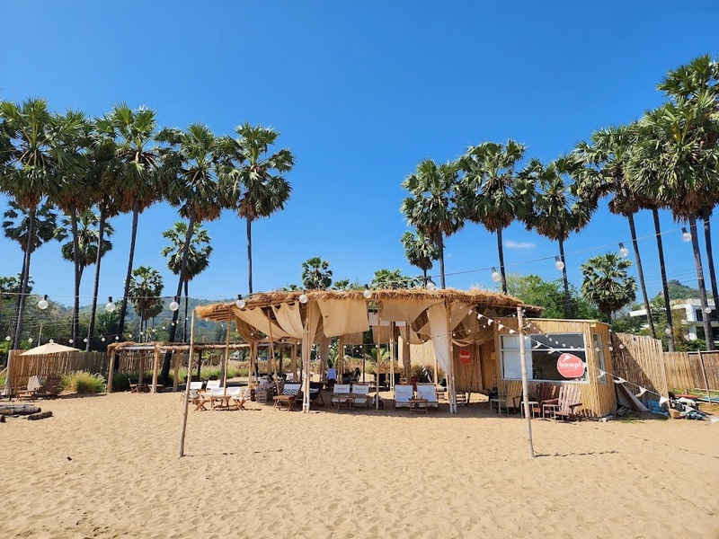 1d+ day artist, air space, air space hua hin, bamp beach & cafe, bamp cafe, bella costa, bonnie on the beach, coco & coff, drip rim lay, drip rim lay huahin, eureka beach cafe, eureka nitro coffee, iko camp & cafe, matapita, matapita cafe, memory house cafe, memory house cafe huahin, molley coffee stand, oneddayartist, pineapple surf club, rimpha chomview, s&039;more cafe, skoop beach café, sugar bloom, the moment cafe and craft, tumlay cafe & bar, tumlay cafe & bar huahin, turtle bay, turtle bay hua hin, คาเฟ่หัวหิน, คาเฟ่หัวหิน 2023, คาเฟ่หัวหิน 2024, คาเฟ่หัวหิน 2566, คาเฟ่หัวหิน 2567, คาเฟ่ใกล้ฉัน, ชูก้าบลูม คาเฟ่, บ้านใกล้วัง, บ้านใกล้วัง หัวหิน, ประจวบคีรีขันธ์ คาเฟ่, ยูเรก้าบีชคาเฟ่, ร้านอาหารไทย หัวหิน, ริมผาชมวิว, วังไกลกังวล, หัวหิน, หัวหิน 2024, อีโก้ แคมป์ แอนด์ คาเฟ่, เซิร์ฟคลับ หัวหิน, เดอะโมเม้นคาเฟ่, เมมโมรี่เฮ้าส์, โรงแรม veranda, top 20+ คาเฟ่หัวหิน [กรกฎาคม 2024] นั่งจิบกาแฟเย็น ๆ รับลมริมทะเลฟิน ๆ พร้อมมุมถ่ายรูปสุดจึ้ง!