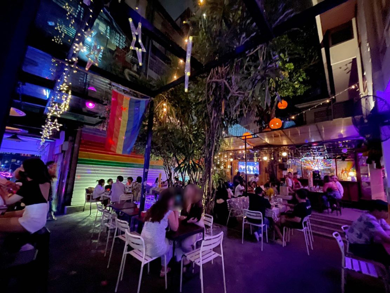 top 10+ ร้านน่านั่งย่านข้าวสาร เหมาะ hangout กับเพื่อนรู้ใจ พิกัดนี้สายปาร์ตี้ไม่ควรพลาด