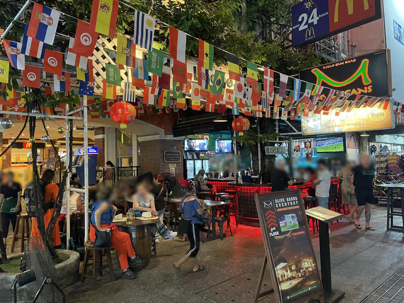 top 10+ ร้านน่านั่งย่านข้าวสาร เหมาะ hangout กับเพื่อนรู้ใจ พิกัดนี้สายปาร์ตี้ไม่ควรพลาด
