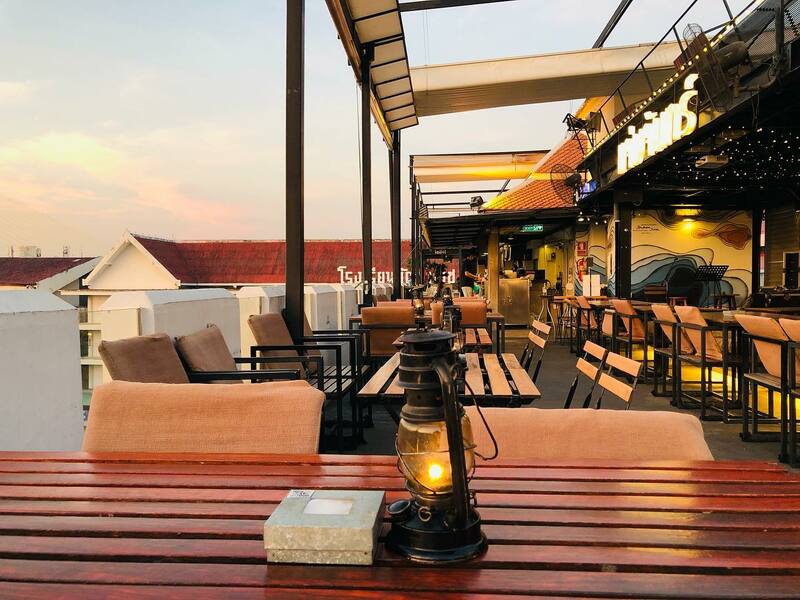 top 10+ ร้านน่านั่งย่านข้าวสาร เหมาะ hangout กับเพื่อนรู้ใจ พิกัดนี้สายปาร์ตี้ไม่ควรพลาด