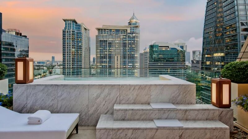 capella bangkok, carlton hotel bangkok sukhumvit, four seasons hotel bangkok, kimpton maa-lai hotel, park hyatt bangkok, rosewood bangkok, siam kempinski hotel bangkok, the athenee hotel, the okura prestige bangkok, waldorf astoria bangkok, คาร์ลตัน กรุงเทพ สุขุมวิท, คาเพลลา แบงคอก, คิมป์ตัน มาลัย, ดิ แอทธินี, ดิโอกุระ เพรสทีจ, พาร์ค ไฮแอท, วอลดอร์ฟ แอสทอเรีย, สยาม เคมปินสกี้ กรุงเทพ, โฟร์ซีซั่น แบงคอก, โรงแรม 5 ดาว, โรงแรม 5 ดาว กทม, โรงแรม 5 ดาว กทม 2021, โรงแรม 5 ดาว กทม 2564, โรงแรม 5 ดาว กรุงเทพ, โรงแรม 5 ดาว กรุงเทพ 2021, โรงแรม 5 ดาว กรุงเทพ 2022, โรงแรม 5 ดาว กรุงเทพ 2564, โรงแรม 5 ดาว กรุงเทพ 2565, โรงแรมหรู กรุงเทพ, โรงแรมหรู กรุงเทพ 2021, โรงแรมหรู กรุงเทพ 2022, โรงแรมหรู กรุงเทพ 2564, โรงแรมหรู กรุงเทพ 2565, โรสวูด แบงคอก, top 10+ โรงแรมสุดหรู ใจกลางกรุงเทพฯ พักผ่อนอย่างเหนือระดับ บริการสุดประทับใจ