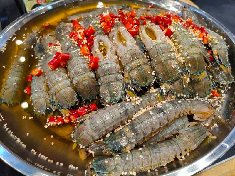 รวม 12 ตลาดนัดกลางคืน แหล่งกิน แหล่งชิม แหล่งช็อปแบบสุดฟินยามค่ำคืน!