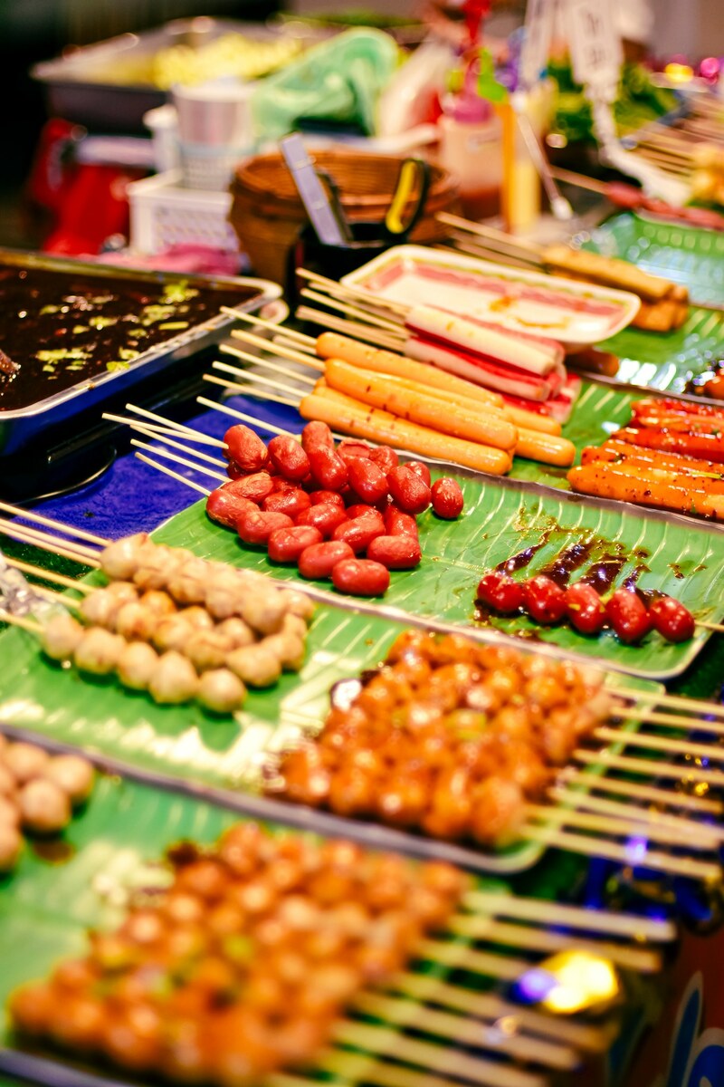 รวม 12 ตลาดนัดกลางคืน แหล่งกิน แหล่งชิม แหล่งช็อปแบบสุดฟินยามค่ำคืน!