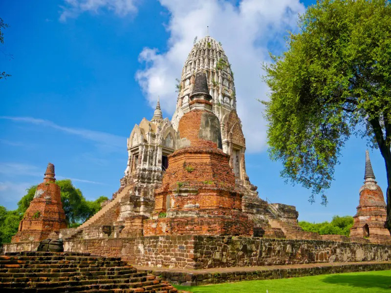 อยุธยา, top 10+ ที่เที่ยวอยุธยา 2567 เที่ยววัด สวนสัตว์ คาเฟ่ ธรรมชาติ น้ำตก ใกล้สถานีรถไฟ