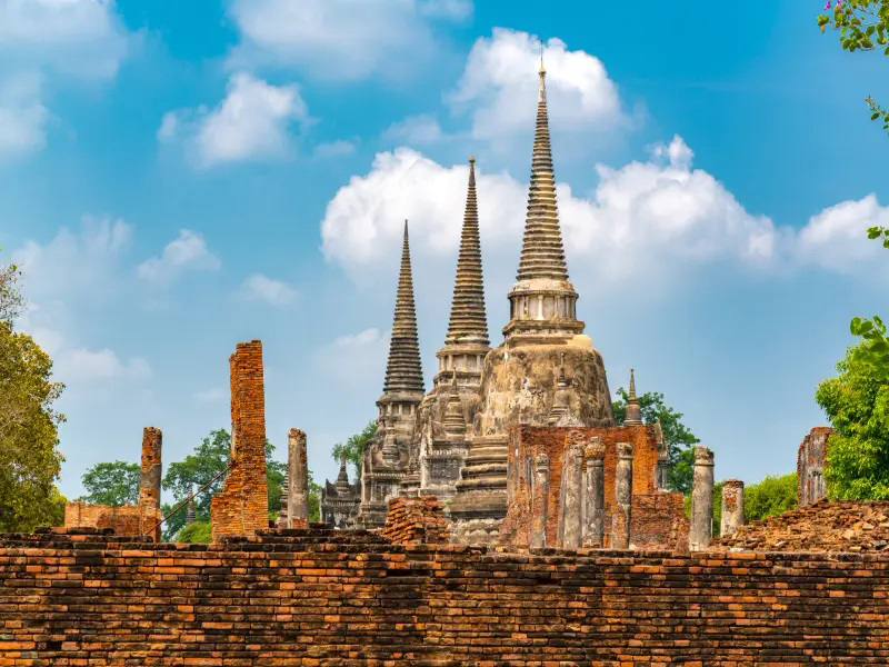 อยุธยา, top 10+ ที่เที่ยวอยุธยา 2567 เที่ยววัด สวนสัตว์ คาเฟ่ ธรรมชาติ น้ำตก ใกล้สถานีรถไฟ