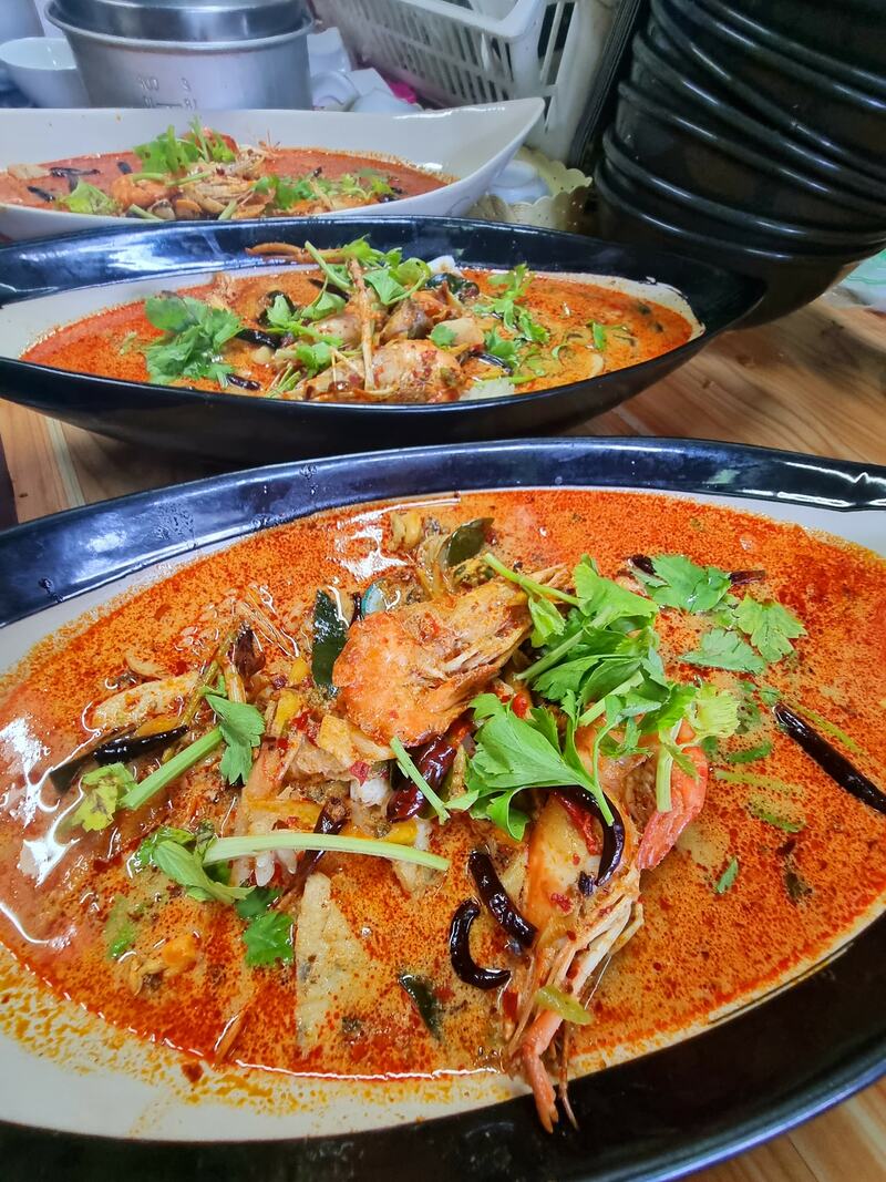 ร้านอาหารลำปาง : รวมร้านเด็ด เจ้าดังประจำจังหวัดลำปาง (ไม่ควรพลาด!)