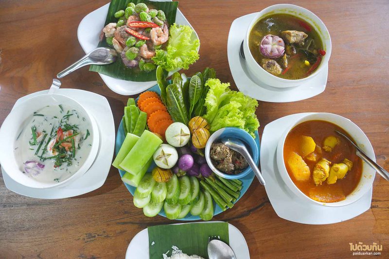 ชีวโกวิว ร้านอาหารลานสกา อร่อยติดดาว