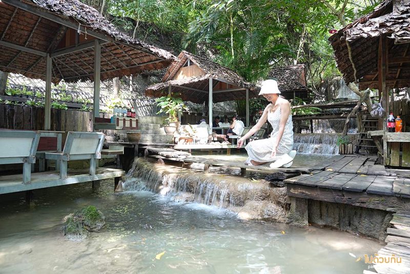 เฮ้ กัปตันแจ็ค ร้านอาหารพบพระ นั่งชิลท่ามกลางเสียงน้ำตก