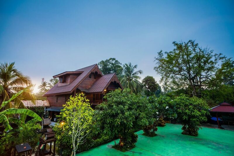 top 5+ ที่พักเรือนไทยริมน้ำ นนทบุรี ที่พักริมน้ำ นอนชิลรับลมเย็นอุรา