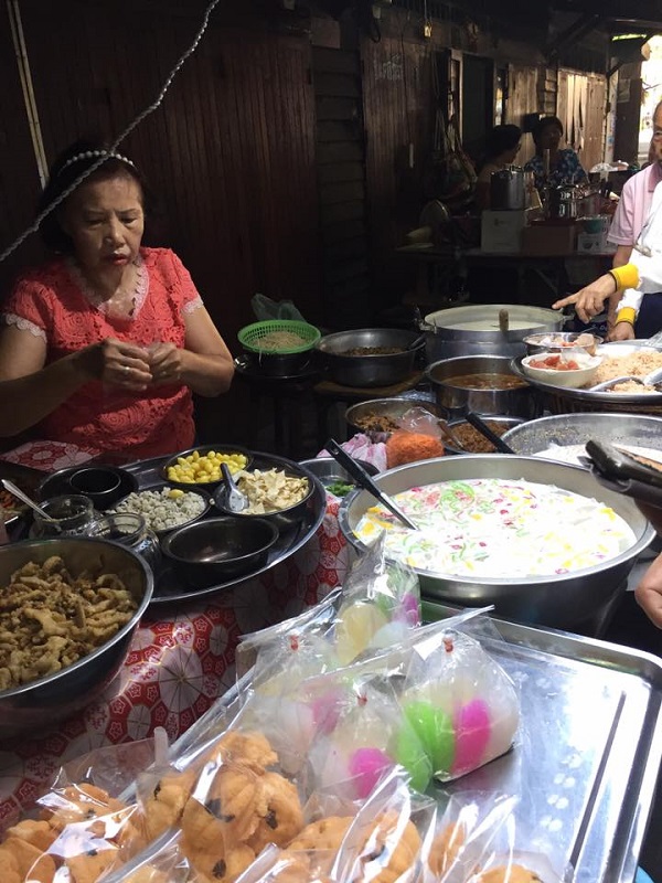top 5+ ตลาดนัดในกรุงเทพฯ ช้อปเพลิน ของกินเพียบ
