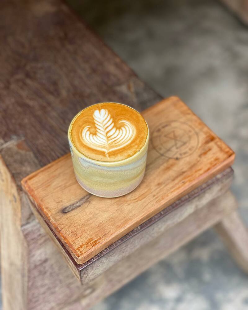 รวม cafe ย่านสุขุมวิท ขอบอกว่าเด็ดทั้งกาแฟ ทั้งบรรยากาศ จะพลาดได้หรอ?