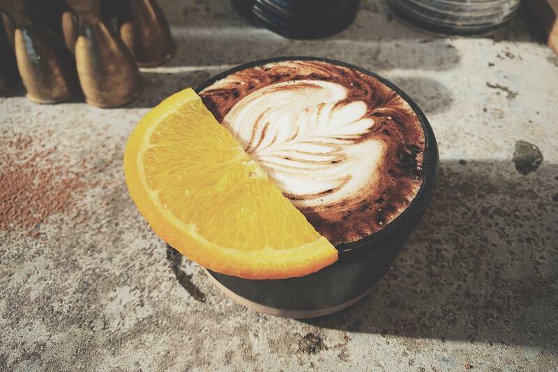 รวม cafe ย่านสุขุมวิท ขอบอกว่าเด็ดทั้งกาแฟ ทั้งบรรยากาศ จะพลาดได้หรอ?