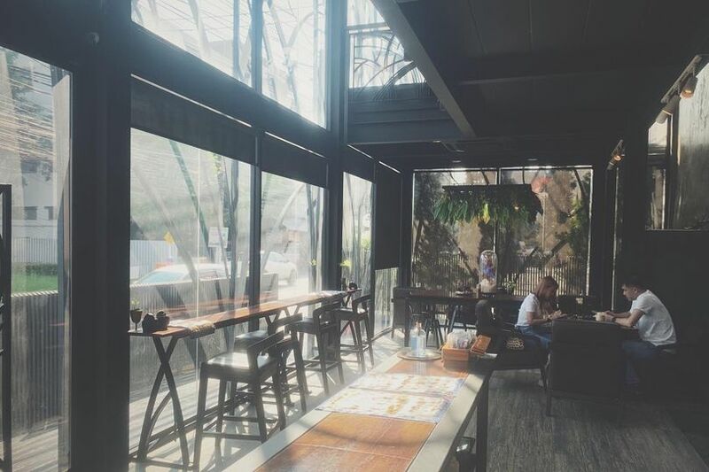 รวม cafe ย่านสุขุมวิท ขอบอกว่าเด็ดทั้งกาแฟ ทั้งบรรยากาศ จะพลาดได้หรอ?