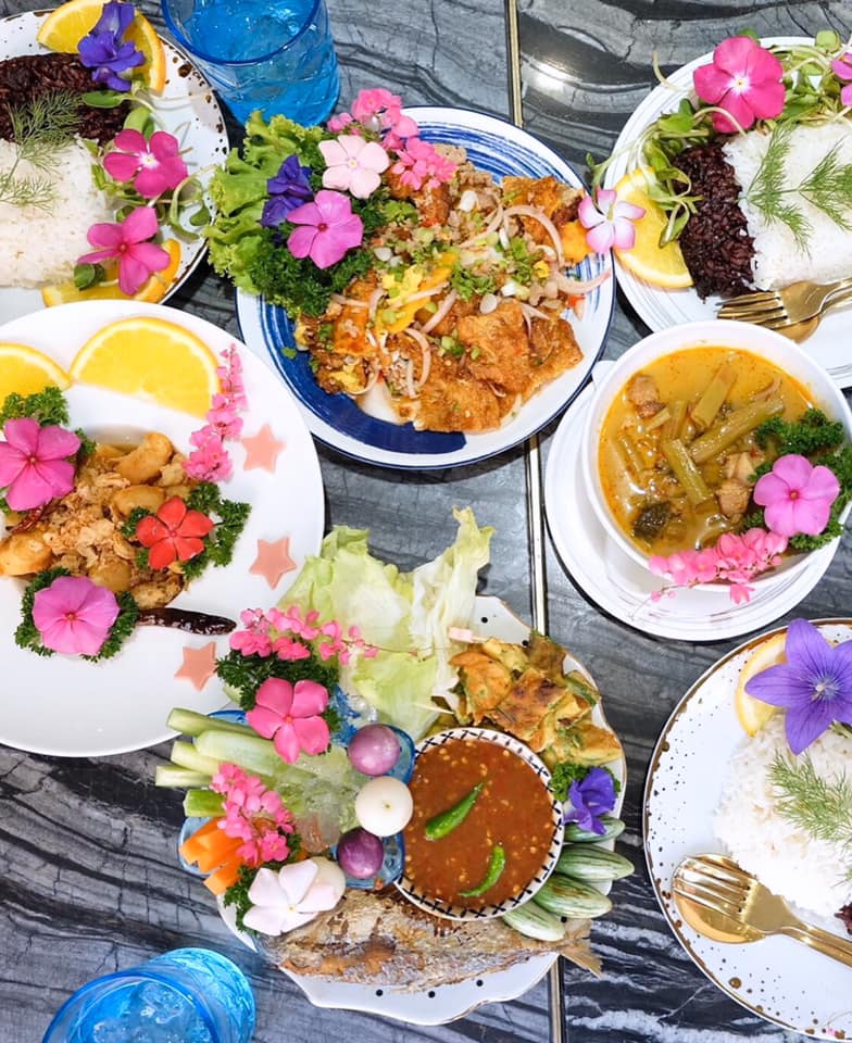 คาเฟ่พัทยา : 22 คาเฟ่พัทยาถ่ายรูปสวย เช็คอินเก๋ๆ ไม่ควรพลาด