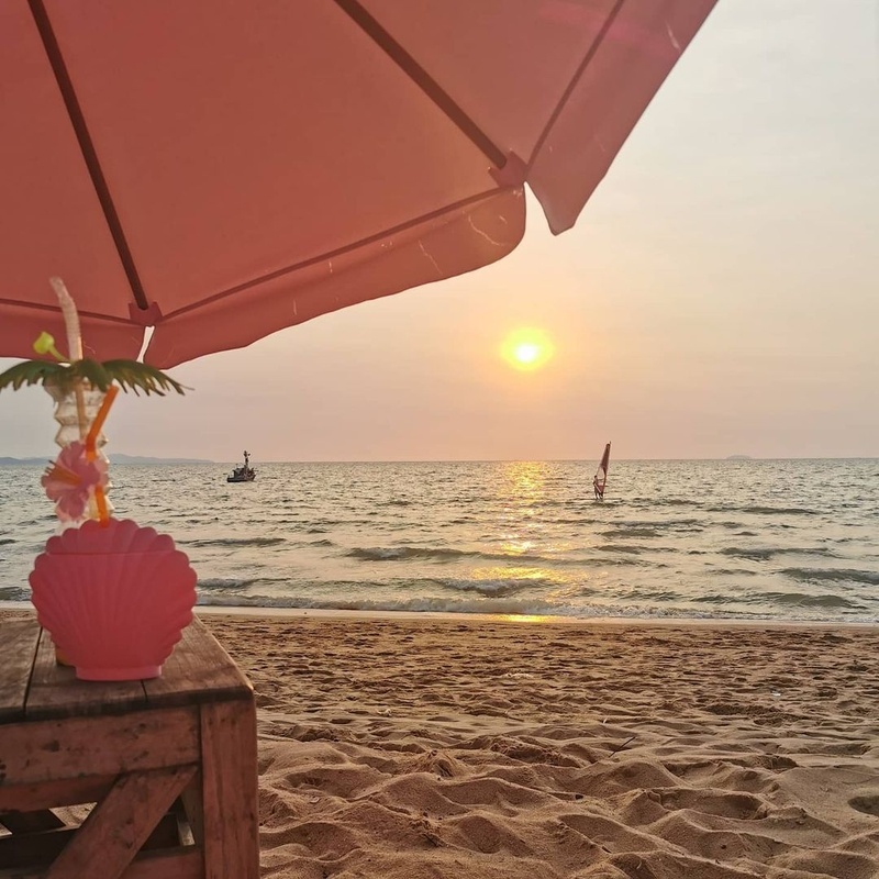 คาเฟ่พัทยา : 22 คาเฟ่พัทยาถ่ายรูปสวย เช็คอินเก๋ๆ ไม่ควรพลาด