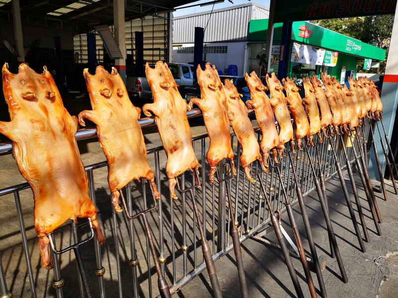 ร้านหมูหัน : ร้านอร่อย พิกัด กทม. หมูหันหนังกรอบย่างหอม ยอมอ้วนก็คราวนี้