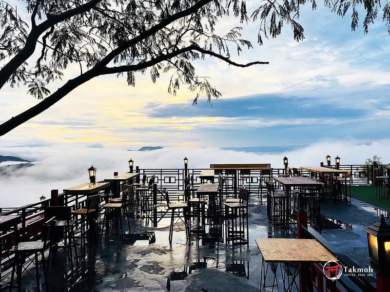 180 all day all season, 180 องศา คาเฟ่, 180' cafe, pino latte resort & cafe, route 12, กาแฟตั๊กม้อ เขาค้อ, จุดชมวิวทะเลหมอก, จุดชมวิวทะเลหมอก อำเภอเขาค้อ, ที่เที่ยว เขาค้อ, ที่เที่ยว เขาค้อ 2020, ที่เที่ยว เขาค้อ 2021, ที่เที่ยว เขาค้อ 2563, ที่เที่ยว เขาค้อ 2564, ที่เที่ยวเขาค้อ, ที่เที่ยวเขาค้อ 2022, ที่เที่ยวเขาค้อ 2565, ทุ่งกังหันลม เขาค้อ, ทุ่งแสลงหลวง, น้ำตกศรีดิษฐ์, พระตำหนักเขาค้อ, พีโน่ ลาเต้, ภูแก้วพีค, ภูแก้วพีค คาเฟ่, วัดพระธาตุผาซ่อนแก้ว, เขาค้อ, เขาค้อ เพชรบูรณ์, เขาตะเคียนโง๊ะ, เที่ยวเขาค้อ, เที่ยวเขาค้อ 2020, เที่ยวเขาค้อ 2021, เที่ยวเขาค้อ 2563, เที่ยวเขาค้อ 2564, โรงเตี๊ยมสุดขอบฟ้า, top 12+ ที่เที่ยวเขาค้อ [กรกฎาคม 2024] แวะเที่ยว เช็คอิน ฟินไปกับธรรมชาติ