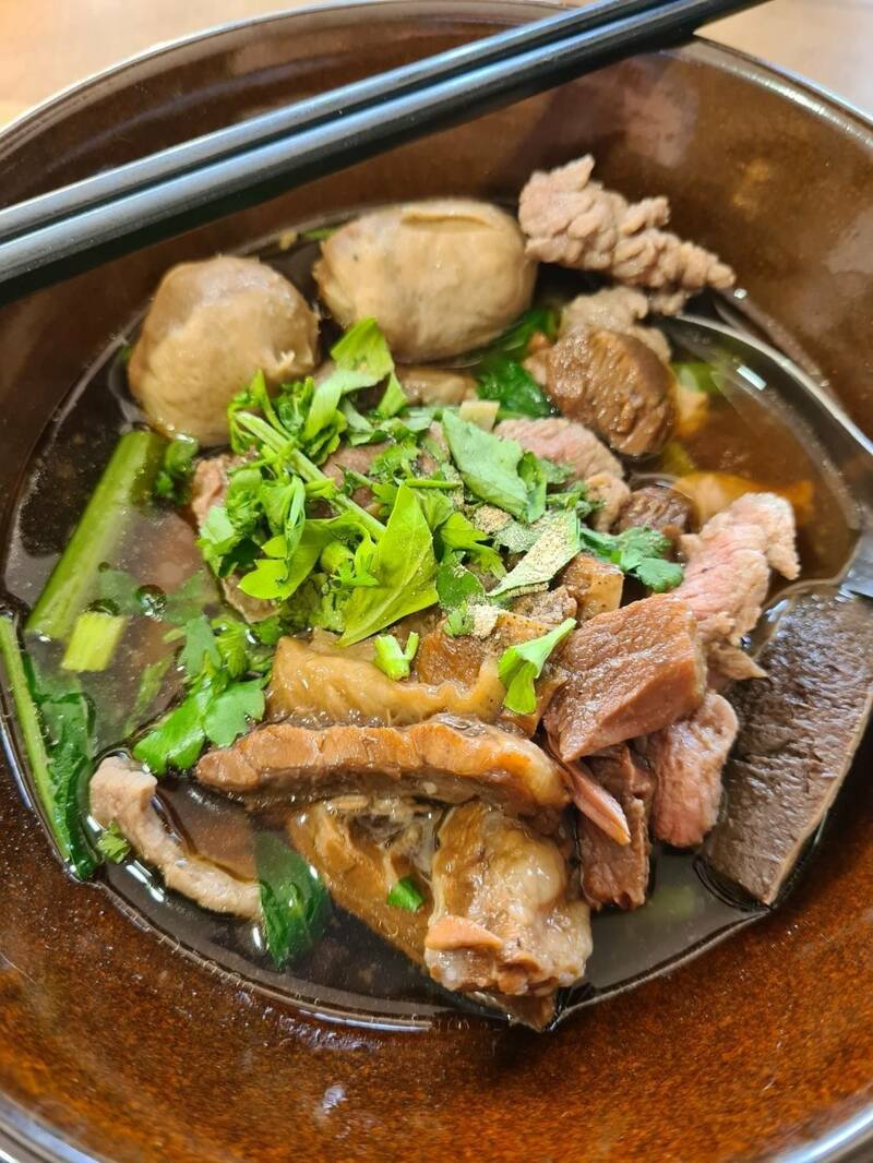 top 15+ ร้านอร่อยลำปาง รวมถึงร้านเด็ดร้านดัง บางร้านเก่าแก่ เปิดมาไม่ต่ำกว่า 10 ปี