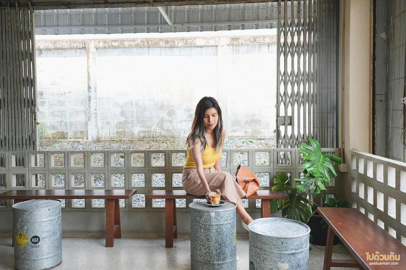 mills จันทบุรี, คาเฟ่จันทบุรี, ร้านกาแฟจันทบุรี, mills จันทบุรี จิบกาแฟรสดี ในบรรยากาศดิบเท่