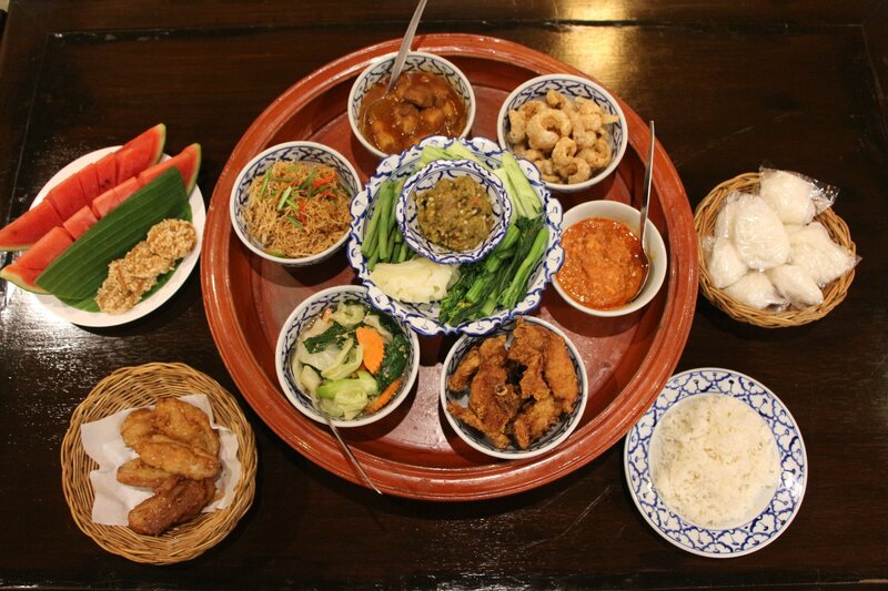 top 9+ ร้านขันโตก อาหารเหนือ สัมผัสประเพณีของภาคเหนือล้านนา จ๊าดลำเจ้า ทั้งกรุงเทพฯ เชียงใหม่ และจังหวัดอื่นๆ