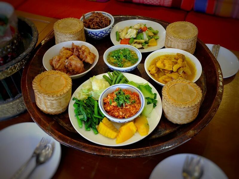 top 9+ ร้านขันโตก อาหารเหนือ สัมผัสประเพณีของภาคเหนือล้านนา จ๊าดลำเจ้า ทั้งกรุงเทพฯ เชียงใหม่ และจังหวัดอื่นๆ