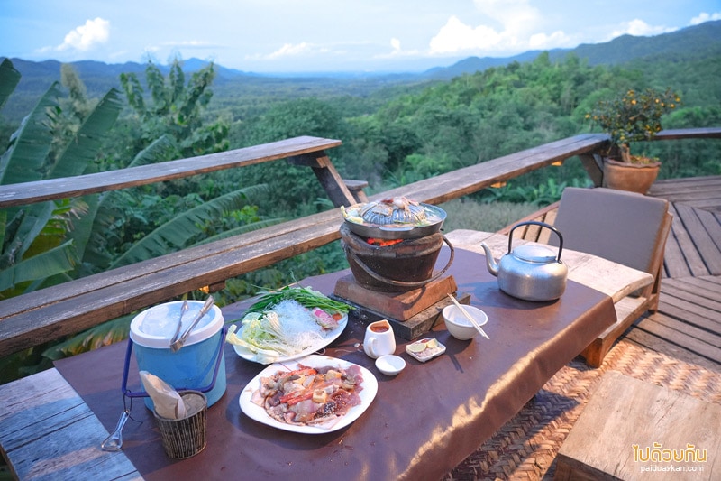 ดอยเคียงเดือน, ที่พักแพร่, ดอยเคียงเดือน แพร่  พักบ้านไม้แสนอบอุ่น เคียงเขาป่าเขียว