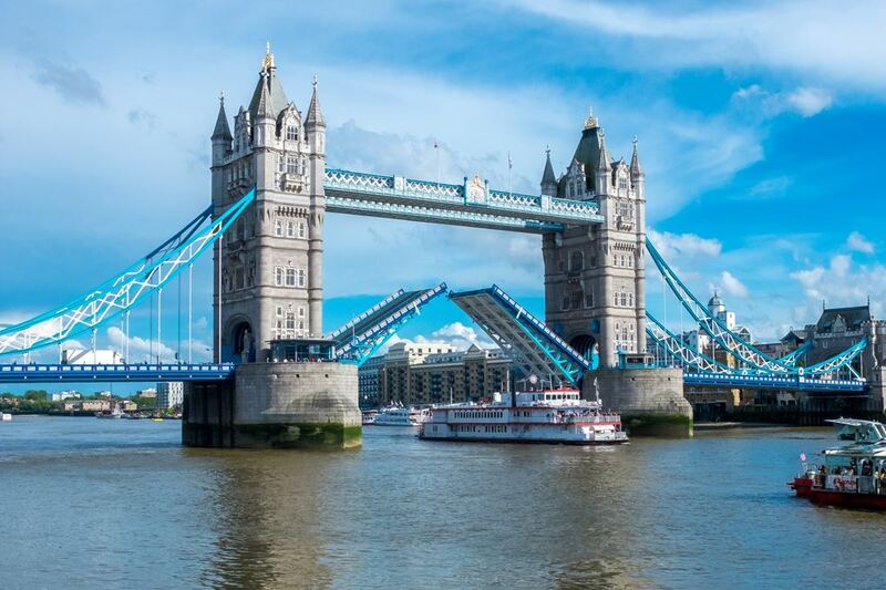 amorino gelato, buckingham palace, bun from home, changing the guard, cinnamon bun, elizabeth tower, england, harry potter, leadenhall market, london eye, natural history museum, palace of westminster, sky garden, spider-man, studio tour london, the shard, tower bridge, warner bros, wright brothers, ขนมปังลอนดอน, ชิงช้าสวรรค์ลอนดอน, ตลาดลอนดอน, ตึกที่สูงสุดในเมืองลอนดอน, ทาวเวอร์บริดจ์, พระราชวังบัคคิงแฮม, พระราชวังเวสต์มินสเตอร์, พิพิธภัณฑ์ประวัติศาสตร์ธรรมชาติ, วีซ่าอังกฤษ, สวนลอยฟ้าลอนดอน, สะพานทาวเวอร์บริดจ์, หอนาฬิกาบิ๊กเบน, เจลาโต้ดอกไม้, เดอะชาร์ด, เที่ยวลอนดอน 2024, เที่ยวลอนดอน 2566, เที่ยวลอนดอน 2567, เที่ยวอังกฤษ 2024, เปลี่ยนเวรยามของทหารอังกฤษ, แลนด์มาร์คอังกฤษ, แฮร์รี่ พอตเตอร์, ไอติมดอกไม้, top 12+ เที่ยวลอนดอน ประเทศอังกฤษ 2024 เช็คอินแลนด์มาร์คของเมือง ตื่นตากับสถานที่ถ่ายทำภาพยนตร์ระดับโลก