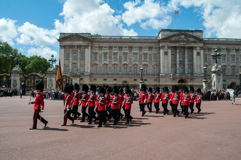 amorino gelato, buckingham palace, bun from home, changing the guard, cinnamon bun, elizabeth tower, england, harry potter, leadenhall market, london eye, natural history museum, palace of westminster, sky garden, spider-man, studio tour london, the shard, tower bridge, warner bros, wright brothers, ขนมปังลอนดอน, ชิงช้าสวรรค์ลอนดอน, ตลาดลอนดอน, ตึกที่สูงสุดในเมืองลอนดอน, ทาวเวอร์บริดจ์, พระราชวังบัคคิงแฮม, พระราชวังเวสต์มินสเตอร์, พิพิธภัณฑ์ประวัติศาสตร์ธรรมชาติ, วีซ่าอังกฤษ, สวนลอยฟ้าลอนดอน, สะพานทาวเวอร์บริดจ์, หอนาฬิกาบิ๊กเบน, เจลาโต้ดอกไม้, เดอะชาร์ด, เที่ยวลอนดอน 2024, เที่ยวลอนดอน 2566, เที่ยวลอนดอน 2567, เที่ยวอังกฤษ 2024, เปลี่ยนเวรยามของทหารอังกฤษ, แลนด์มาร์คอังกฤษ, แฮร์รี่ พอตเตอร์, ไอติมดอกไม้, top 12+ เที่ยวลอนดอน ประเทศอังกฤษ 2024 เช็คอินแลนด์มาร์คของเมือง ตื่นตากับสถานที่ถ่ายทำภาพยนตร์ระดับโลก