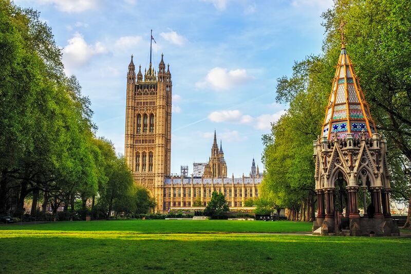 amorino gelato, buckingham palace, bun from home, changing the guard, cinnamon bun, elizabeth tower, england, harry potter, leadenhall market, london eye, natural history museum, palace of westminster, sky garden, spider-man, studio tour london, the shard, tower bridge, warner bros, wright brothers, ขนมปังลอนดอน, ชิงช้าสวรรค์ลอนดอน, ตลาดลอนดอน, ตึกที่สูงสุดในเมืองลอนดอน, ทาวเวอร์บริดจ์, พระราชวังบัคคิงแฮม, พระราชวังเวสต์มินสเตอร์, พิพิธภัณฑ์ประวัติศาสตร์ธรรมชาติ, วีซ่าอังกฤษ, สวนลอยฟ้าลอนดอน, สะพานทาวเวอร์บริดจ์, หอนาฬิกาบิ๊กเบน, เจลาโต้ดอกไม้, เดอะชาร์ด, เที่ยวลอนดอน 2024, เที่ยวลอนดอน 2566, เที่ยวลอนดอน 2567, เที่ยวอังกฤษ 2024, เปลี่ยนเวรยามของทหารอังกฤษ, แลนด์มาร์คอังกฤษ, แฮร์รี่ พอตเตอร์, ไอติมดอกไม้, top 12+ เที่ยวลอนดอน ประเทศอังกฤษ 2024 เช็คอินแลนด์มาร์คของเมือง ตื่นตากับสถานที่ถ่ายทำภาพยนตร์ระดับโลก
