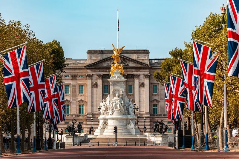 amorino gelato, buckingham palace, bun from home, changing the guard, cinnamon bun, elizabeth tower, england, harry potter, leadenhall market, london eye, natural history museum, palace of westminster, sky garden, spider-man, studio tour london, the shard, tower bridge, warner bros, wright brothers, ขนมปังลอนดอน, ชิงช้าสวรรค์ลอนดอน, ตลาดลอนดอน, ตึกที่สูงสุดในเมืองลอนดอน, ทาวเวอร์บริดจ์, พระราชวังบัคคิงแฮม, พระราชวังเวสต์มินสเตอร์, พิพิธภัณฑ์ประวัติศาสตร์ธรรมชาติ, วีซ่าอังกฤษ, สวนลอยฟ้าลอนดอน, สะพานทาวเวอร์บริดจ์, หอนาฬิกาบิ๊กเบน, เจลาโต้ดอกไม้, เดอะชาร์ด, เที่ยวลอนดอน 2024, เที่ยวลอนดอน 2566, เที่ยวลอนดอน 2567, เที่ยวอังกฤษ 2024, เปลี่ยนเวรยามของทหารอังกฤษ, แลนด์มาร์คอังกฤษ, แฮร์รี่ พอตเตอร์, ไอติมดอกไม้, top 12+ เที่ยวลอนดอน ประเทศอังกฤษ 2024 เช็คอินแลนด์มาร์คของเมือง ตื่นตากับสถานที่ถ่ายทำภาพยนตร์ระดับโลก