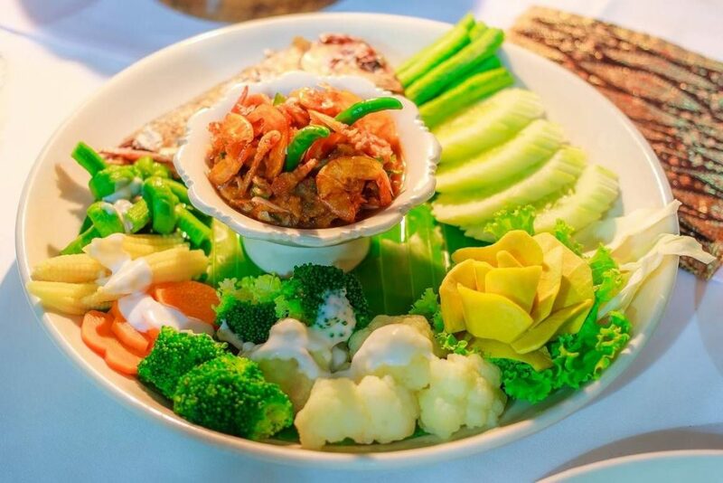 ขนมจีนป้ามัย, ขนมจีนป้ามัย ภูเก็ต, ขนมจีนภูเก็ต, ขนมถ้วยเค็ม, ของกินภูเก็ต, ข้าวยำคลุกภูเก็ต, ข้าวยำพริก, ตลาดเกษตร 2 ภูเก็ต, ตู้กับข้าว, น้ำชุบหยำ, น้ำพริกกุ้งเสียบ, น้ำพริกภูเก็ต, ภูเก็ต กินอะไรดี, ร้านข้าวยำสมุนไพร ตลาดเกษตร, ร้านคุณแม่จู้, ร้านตู้กับข้าว, ร้านตู้กับข้าว ภูเก็ต, ร้านระย้า, ร้านระย้า ภูเก็ต, ร้านหมี่ต้นโพธิ์, ร้านอาหาร, ร้านอาหารพื้นเมืองภูเก็ต, ร้านอาหารภูเก็ต 2020, ร้านอาหารภูเก็ต 2563, ร้านโอวต้าว บางเหนียว, หมี่สะปำ คุณยายเจียร, หมูฮ้อง, อาหารพื้นเมืองภูเก็ต, ฮูแช้, เกี่ยมโก้ย, โอวต้าว, โอวต้าว บางเหนียว, ปักหมุด 10 เมนูอาหารพื้นเมืองภูเก็ต พร้อมร้านเด็ด ที่เหล่านักชิม ต้องห้ามพลาด