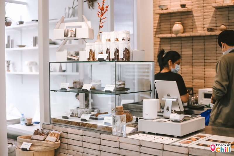 a keen, a keen cafe, a keen house, a keen house bangkok, a keen house menu, a keen house thailand, art gallery, cafe & art gallery, cafe & art gallery ทองหล่อ, คาเฟ่ทองหล่อ, คาเฟ่มินิมอล, คาเฟ่สีขาว, คาเฟ่สุขุมวิท, คาเฟ่ใกล้ฉัน, คาเฟ่ในกรุงเทพ, อะคลีนเฮาท์, รีวิว a keen house จากร้านเดลิเวอรี่ชื่อดัง สู่ cafe & art gallery สุดมินิมอล ที่ไวป์ดีสุด ๆ