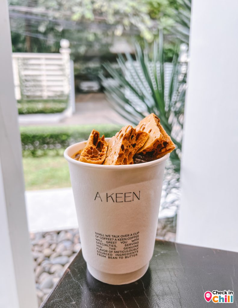 a keen, a keen cafe, a keen house, a keen house bangkok, a keen house menu, a keen house thailand, art gallery, cafe & art gallery, cafe & art gallery ทองหล่อ, คาเฟ่ทองหล่อ, คาเฟ่มินิมอล, คาเฟ่สีขาว, คาเฟ่สุขุมวิท, คาเฟ่ใกล้ฉัน, คาเฟ่ในกรุงเทพ, อะคลีนเฮาท์, รีวิว a keen house จากร้านเดลิเวอรี่ชื่อดัง สู่ cafe & art gallery สุดมินิมอล ที่ไวป์ดีสุด ๆ
