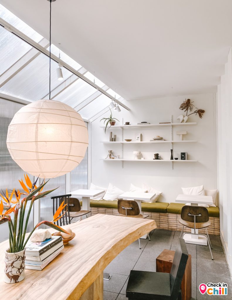 a keen, a keen cafe, a keen house, a keen house bangkok, a keen house menu, a keen house thailand, art gallery, cafe & art gallery, cafe & art gallery ทองหล่อ, คาเฟ่ทองหล่อ, คาเฟ่มินิมอล, คาเฟ่สีขาว, คาเฟ่สุขุมวิท, คาเฟ่ใกล้ฉัน, คาเฟ่ในกรุงเทพ, อะคลีนเฮาท์, รีวิว a keen house จากร้านเดลิเวอรี่ชื่อดัง สู่ cafe & art gallery สุดมินิมอล ที่ไวป์ดีสุด ๆ