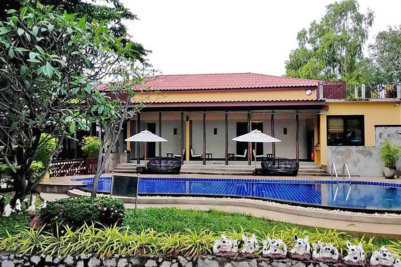 1. บ้านรับรอง หาดน้ำใส, 2. วราสินธ์ รีสอร์ท (Warasin Resort), 3. โรงแรมซีพาราไดซ์ สัตหีบ (Sea Paradise Hotel Sattahip), 4. อากาศ ไพรเวท วิลล่า สัตหีบ (Akard Private Villas Sattahip), 5. สัตตะฮิปเทล บูทีค เกสต์เฮาส์ แอนด์ โฮสเทล (Sattahip 9 Boutique Hotel), 6. ปูปลาหมึก โฮมสเตย์, 7. ศิรินิรันดร์ รีสอร์ท (Siriniran Resort), 8. สะพานลุงฝุ่น ครัวบ้านลุงฝุ่น แสมสาร, Top 8+ ที่พักหาดน้ำใส 2566 ราคาถูก ที่พักหาดน้ำใสแบบครอบครัว บ้านพูลวิลล่า