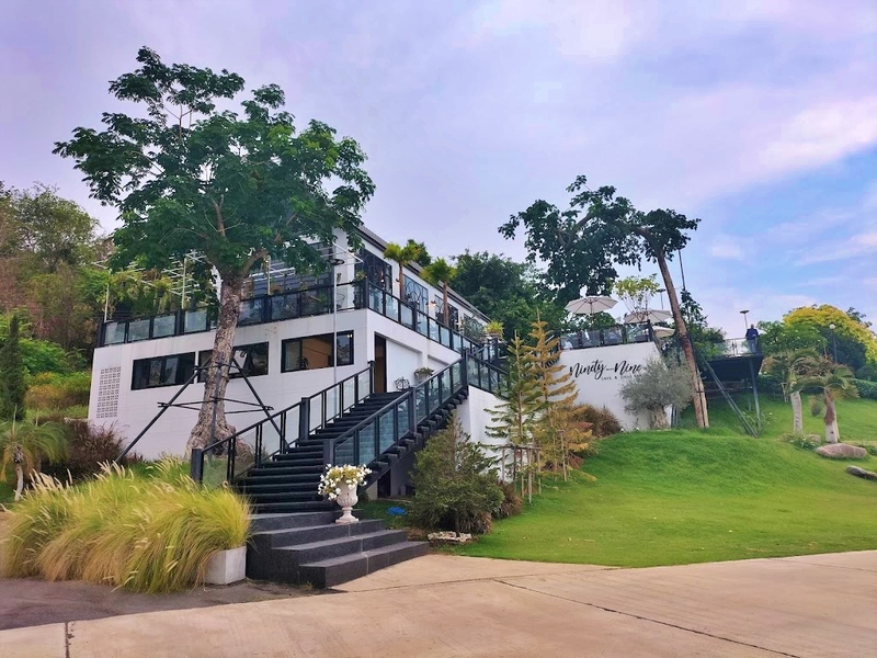 99 คาเฟ่, ninety nine cafe&chillbar, กาแฟเมืองเหน่อ, กินแฟ ดูฟาย, ที่เที่ยวสุพรรณ, ที่เที่ยวสุพรรณ 2023, ที่เที่ยวสุพรรณ 2566, ที่เที่ยวสุพรรณบุรี, ที่เที่ยวสุพรรณบุรี 2023, ที่เที่ยวสุพรรณบุรี 2566, น้ำตกพุม่วง, บึงฉวาก, ปางอุ๋งสุพรรณบุรี, พระบรมราชานุสรณ์ดอนเจดีย์, พิพิธภัณฑ์ลูกหลานพันธุ์มังกร, ยอดเขาเทวดา, วนอุทยานแห่งชาติพุม่วง, วัดชื่อดังสุพรรณบุรี, วัดป่าเลไลยก์วรวิหาร, วัดเขาดิน, วัดเขาดีสลัก, วัดเขาทำเทียม, วัดไผ่โรงวัว, สกายวอล์คสุพรรณบุรี, สวนเฉลิมภัทรราชินี, สวนแสดงพันธุ์สัตว์น้ำ สุพรรณบุรี, สวนแสดงพันธุ์สัตว์น้ำบึงฉวากเฉลิมพระเกียรติ, สามชุก, สามชุก ตลาดร้อยปี, สุพรรณบุรี, หมู่บ้านอนุรักษ์ควายไทย, หอคอยบรรหาร-แจ่มใส, อ่างเก็บน้ำลำตะเพิน, อ่างเก็บน้ำหุบเขาวง, อุทยานมังกรสวรรค์, อุทยานแห่งชาติพุเตย, เขื่อนกระเสียว, เมืองโบราณอู่ทอง, เสบียงนา คาเฟ่, ไร่ชมอิน, top 20+ ที่เที่ยวสุพรรณบุรี [กรกฎาคม 2024] สัมผัสธรรมชาติและวิธีชีวิตที่เรียบง่าย เมืองคนเหน่อ ไม่ไกลกรุงเทพ