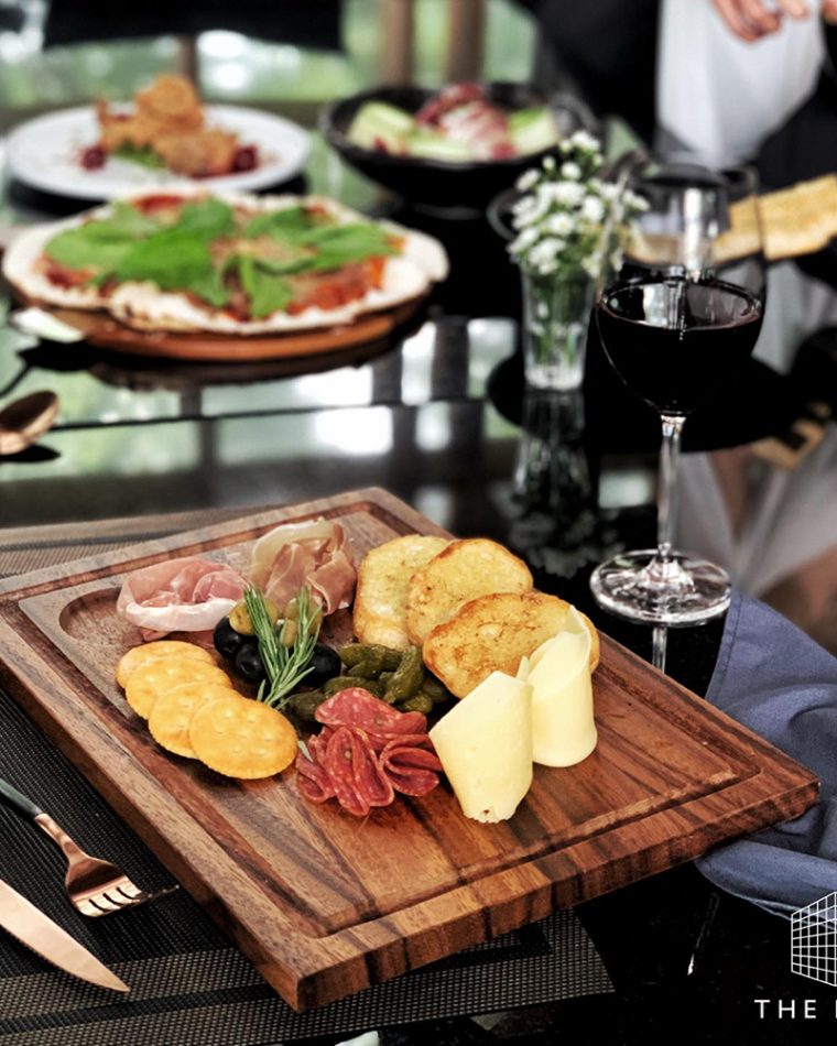 อยุธยา, top 10+ ร้านอาหารอยุธยา 2567 ร้านอร่อยริมน้ำ กุ้งแม่น้ำเผาตัวใหญ่