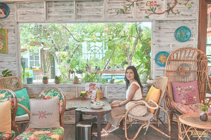 Chaba Chabai Cafe คาเฟ่บ้านไม้อบอุ่น ย่านลำลูกกา