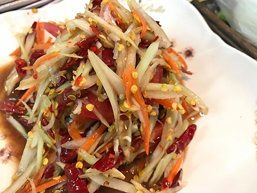top 7+ ร้านส้มตำที่น่าลองไปพิสูจน์ความแซ่บ กับเมนูสไตล์บ้านทุ่งแต่หาได้ในกรุงเทพฯ (อัปเดต 29/12/63)