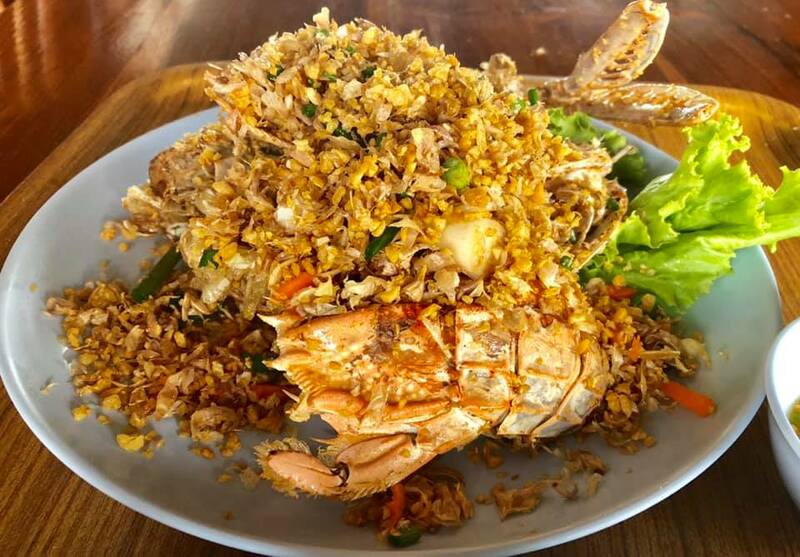 รวม 12 ร้านอาหารทะเลระยอง ร้านติดทะเล บรรยากาศชิลๆ พิกัดเด็ดที่น่าตามไปชิม!