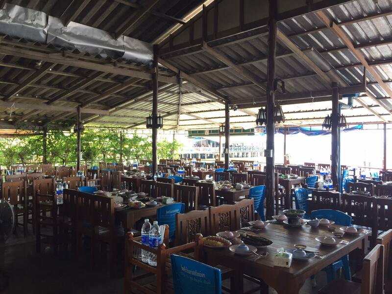 รวม 12 ร้านอาหารทะเลระยอง ร้านติดทะเล บรรยากาศชิลๆ พิกัดเด็ดที่น่าตามไปชิม!