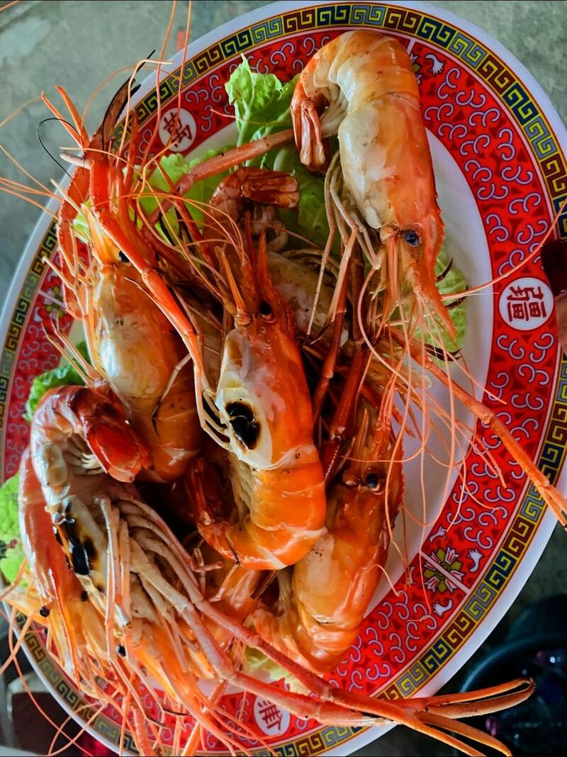 รวม 12 ร้านอาหารทะเลระยอง ร้านติดทะเล บรรยากาศชิลๆ พิกัดเด็ดที่น่าตามไปชิม!