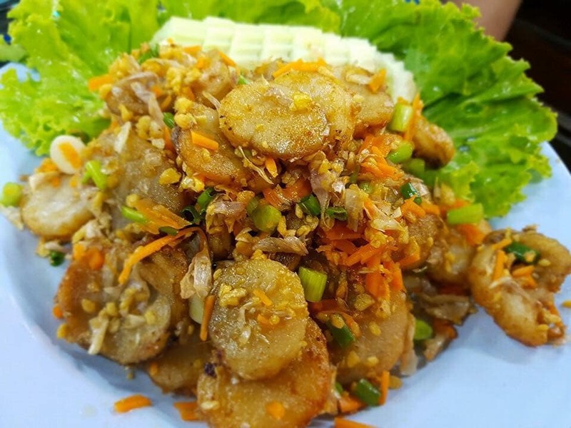 รวม 12 ร้านอาหารทะเลระยอง ร้านติดทะเล บรรยากาศชิลๆ พิกัดเด็ดที่น่าตามไปชิม!