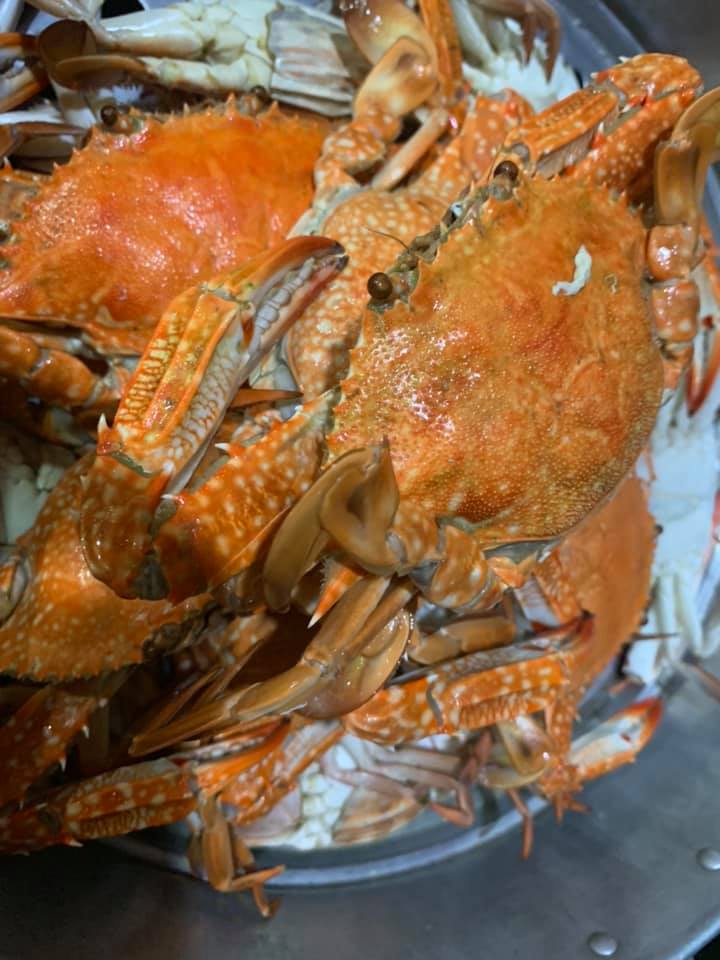 รวม 12 ร้านอาหารทะเลระยอง ร้านติดทะเล บรรยากาศชิลๆ พิกัดเด็ดที่น่าตามไปชิม!